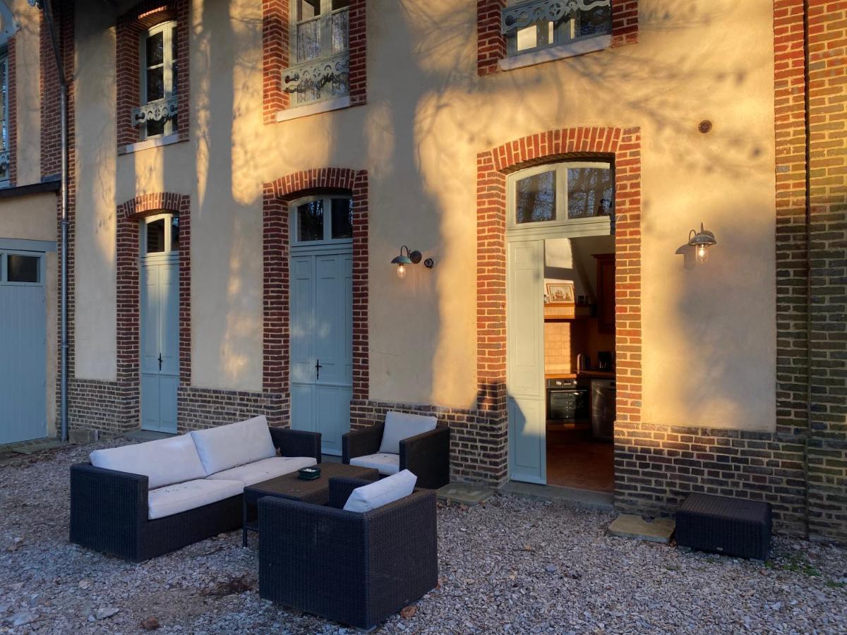 La Maison Du Cavalier, Chateau De Lavenue Pierrefitte-en-Auge Exteriör bild
