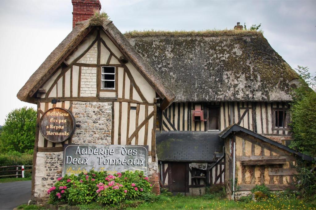 La Maison Du Cavalier, Chateau De Lavenue Pierrefitte-en-Auge Exteriör bild