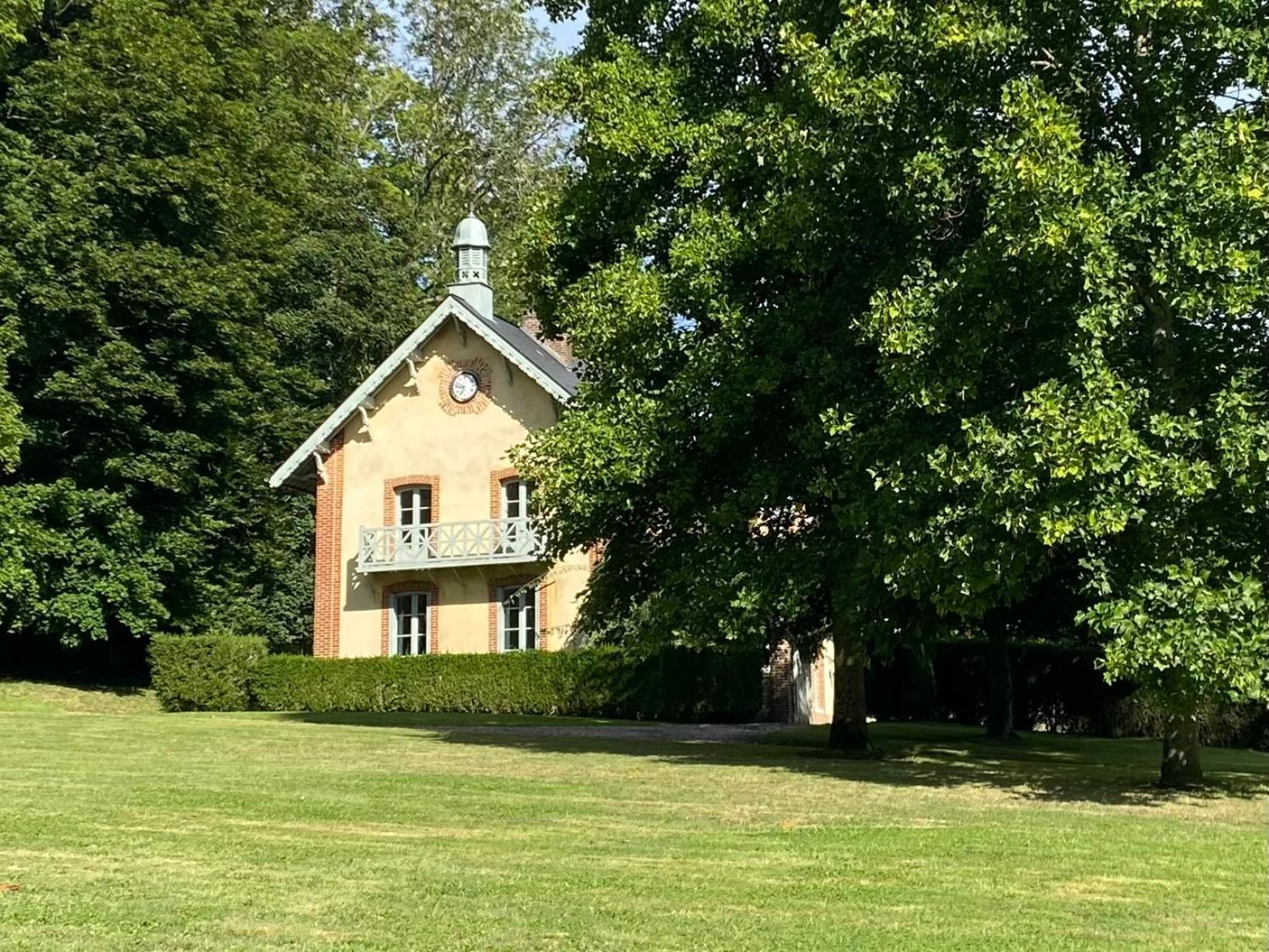 La Maison Du Cavalier, Chateau De Lavenue Pierrefitte-en-Auge Exteriör bild
