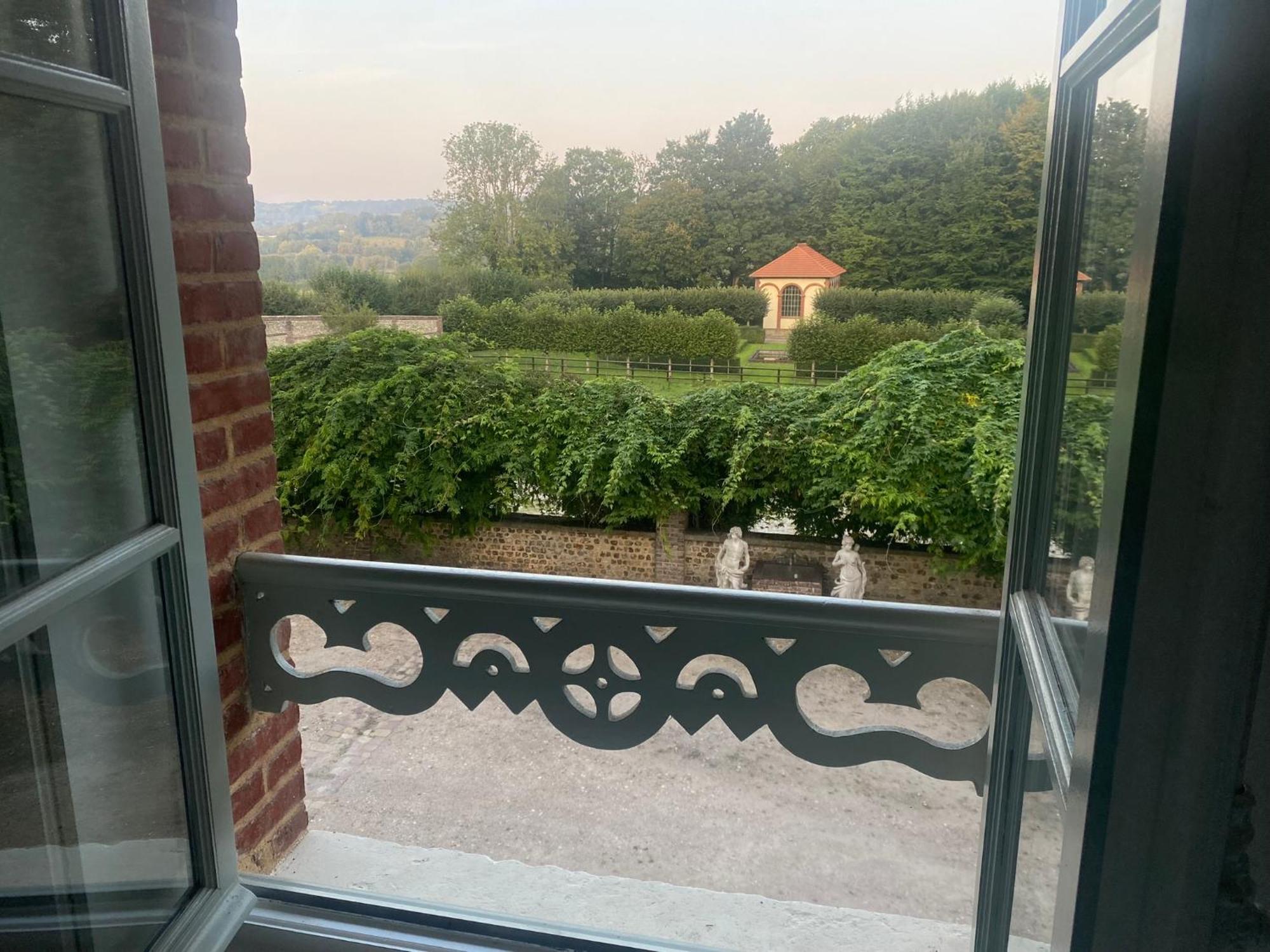 La Maison Du Cavalier, Chateau De Lavenue Pierrefitte-en-Auge Exteriör bild